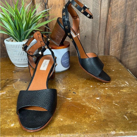 Valentino Shoes - Valentino "Authentic" Black Textured Leather Sandals - Size IT 41 - US 11